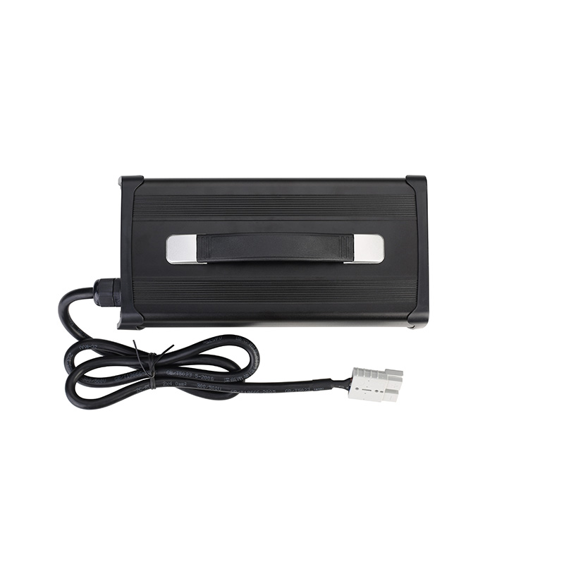 900W BATTERY CHARGER